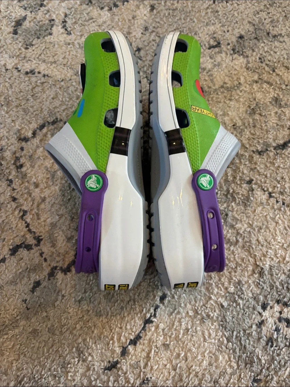 Crocs Toy Story Buzz Lightyear Classic Clogs Men 6 / Women 8 Like New Disney